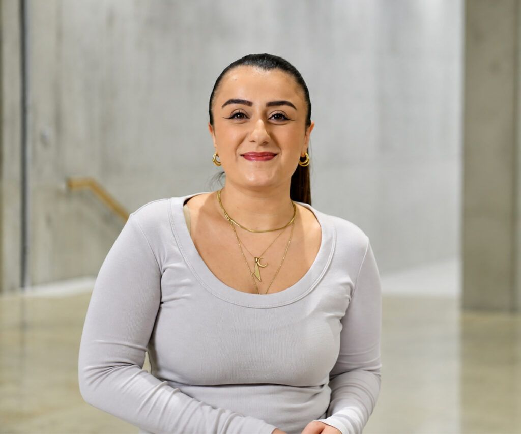 Esra Usta