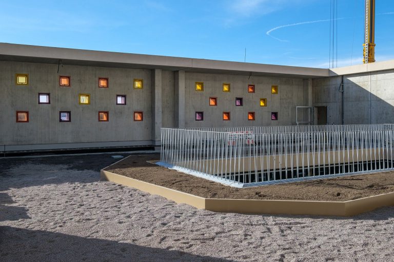 Außenwand Pausenhof, Schulstandort Süd Neufreimann