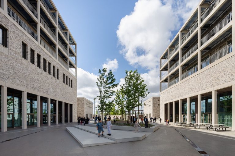 Eingang Bildungscampus Neufreimann